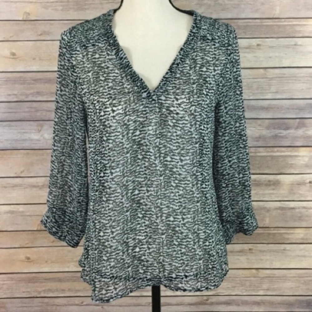 41 Hawthorn Hendrix V-neck blouse from Stitch Fix - Picture 2 of 8
